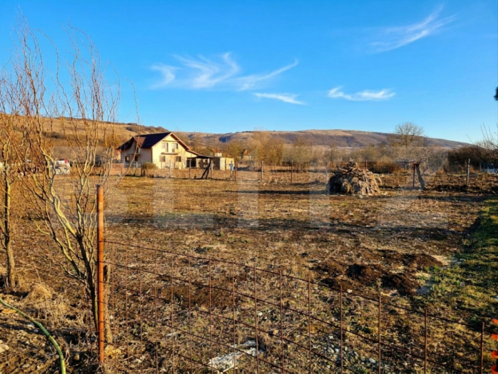 Teren intravilan 700mp in Comuna Baciu