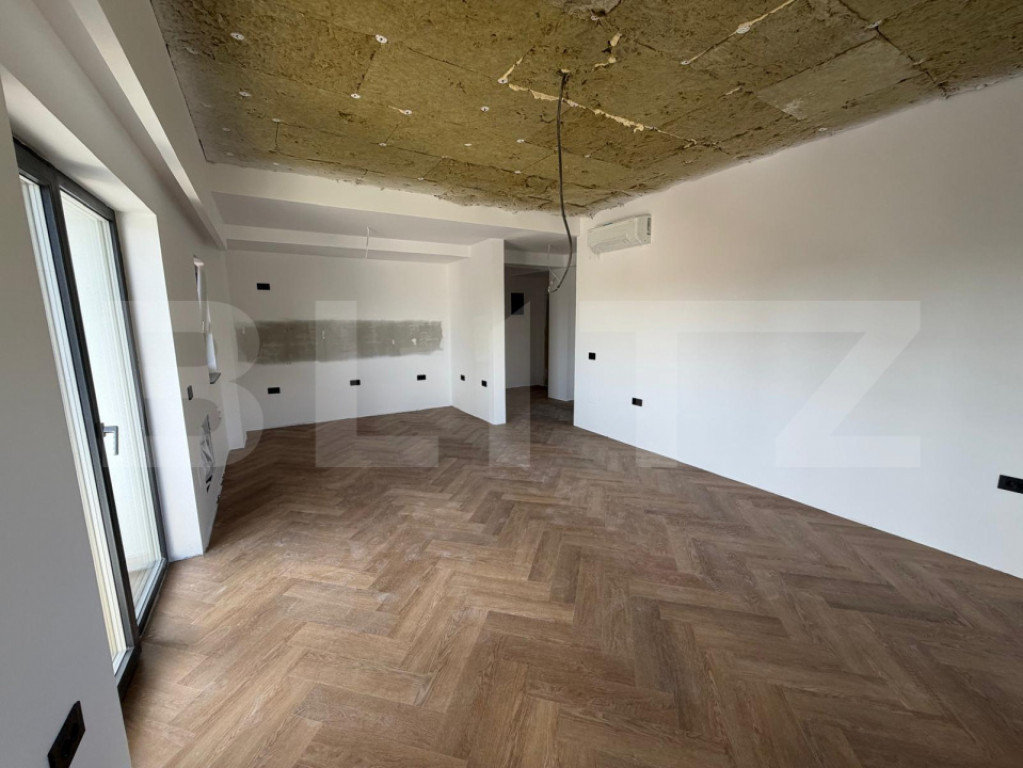 Apartament 2 camere, semidecomandat, curte 50mp Zona Casa St