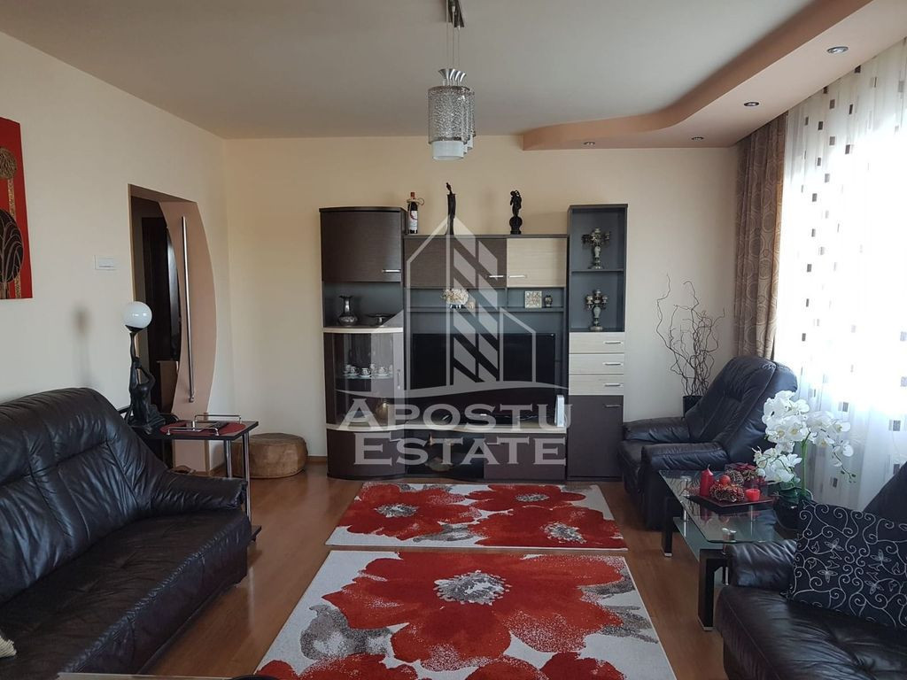 Apartament cu 3 camere de vanzare in zona Tipografilor, Timisoara