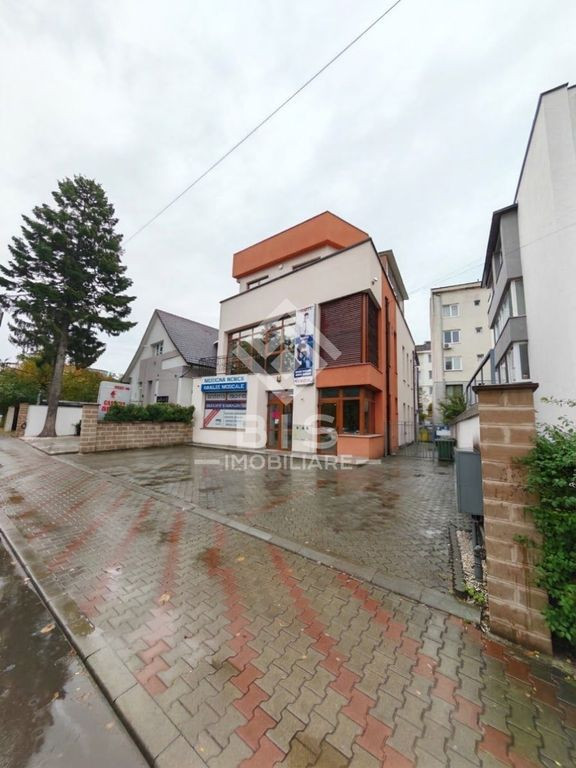 Spațiu Generos de Închiriat - 76 mp Utili - Zonă Ultra-Centrală.