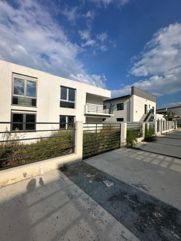 Duplex P+1 de vânzare în Mamaia Sat – 2 dormitoare, biro