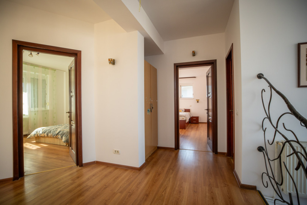 Casă P+1 de vânzare în Năvodari – 250 mp utili, teren