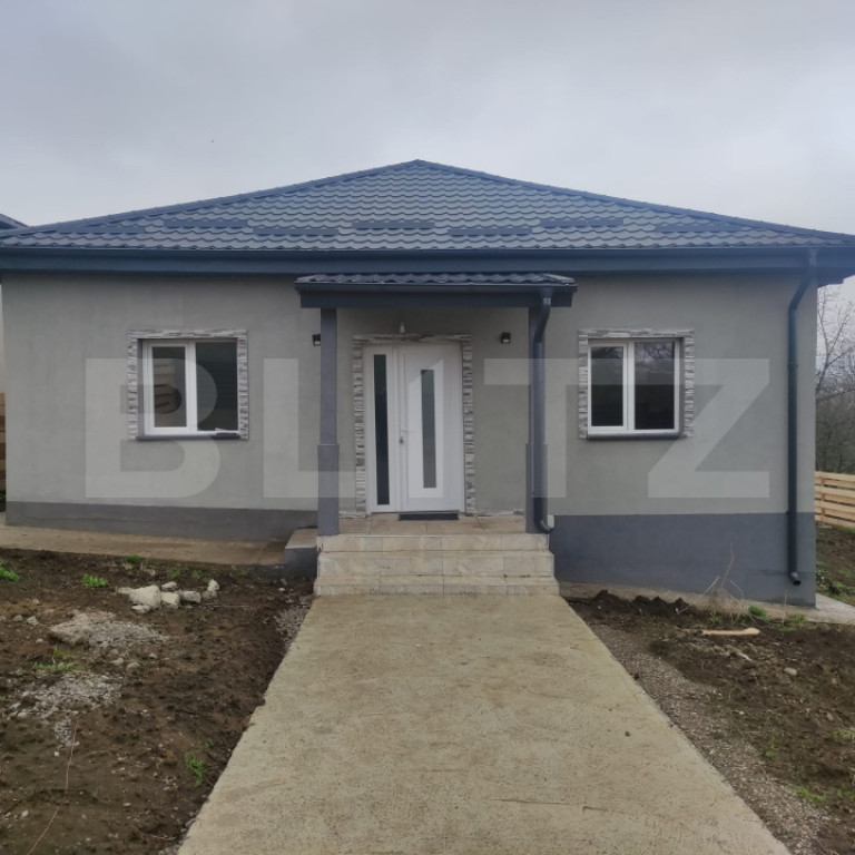 Casă de vânzare în Tomești – zonă centrală, lângă