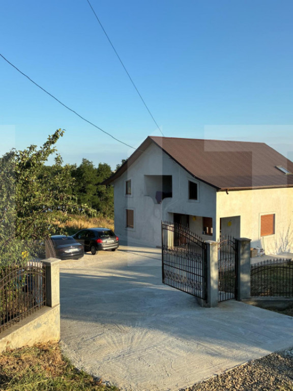 Casă modernă și spațioasă de vânzare, 180 mp, zona Dar