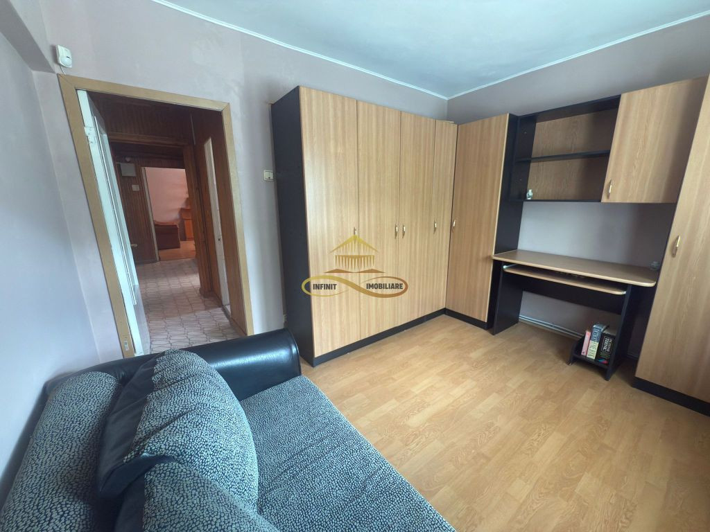 Apartament 3 camere de vanzare in Bacau strada Stefan cel Mare