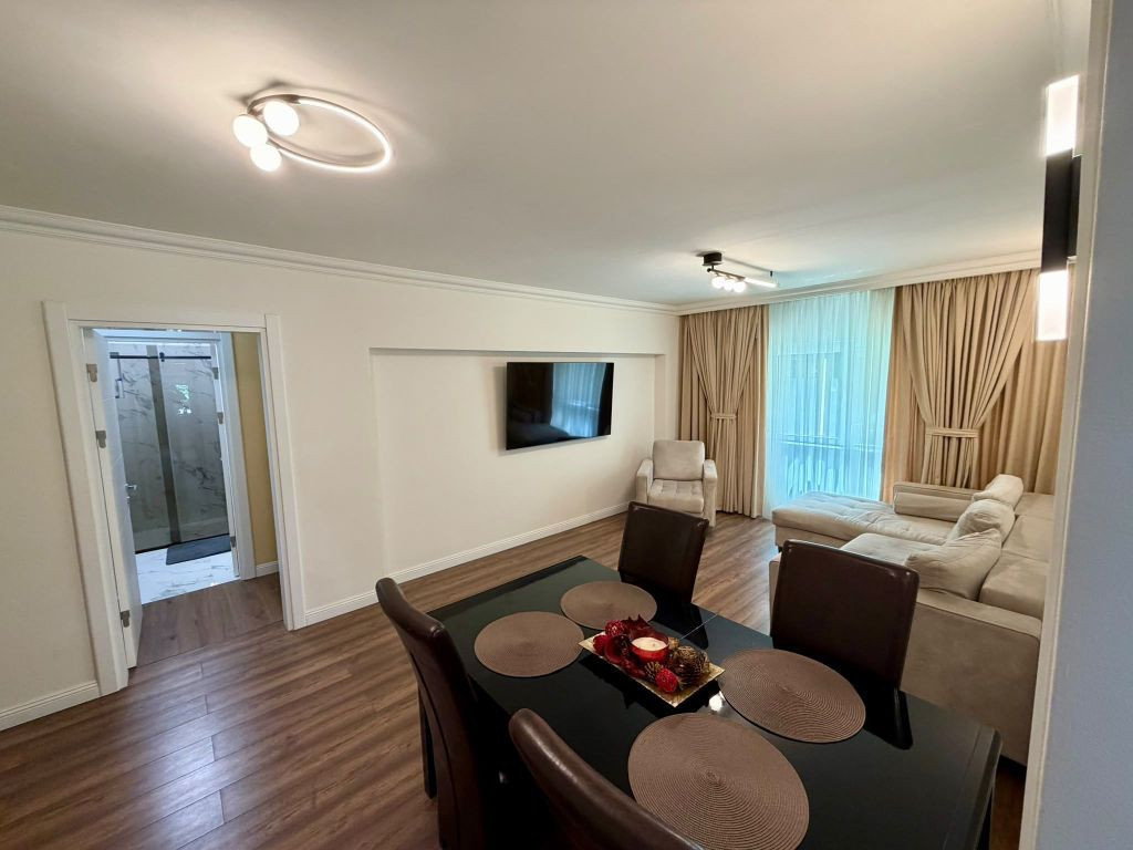 Apartament 3 camere zona Faleza Nord Renovat Total cu Centrala