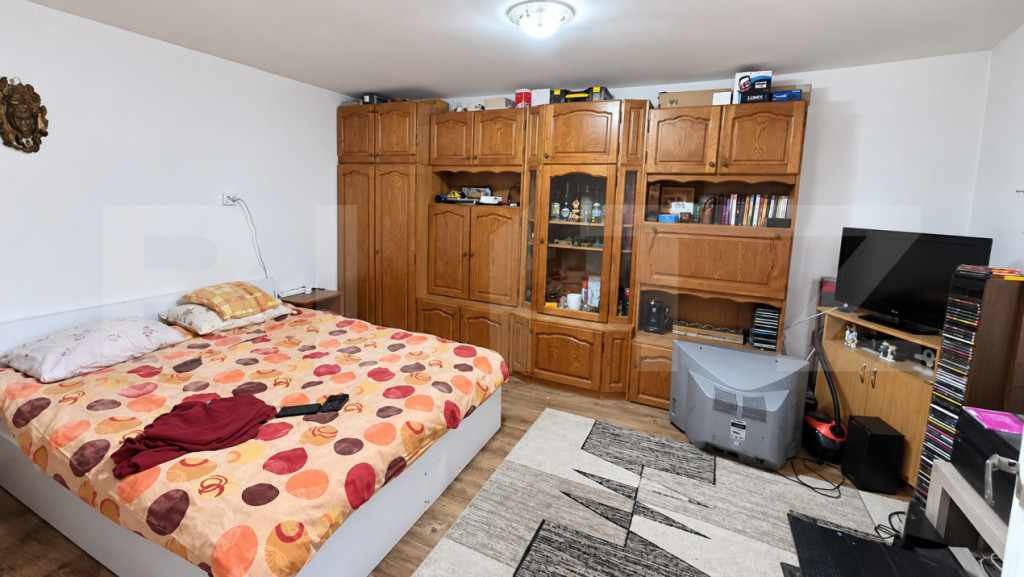 Casa cu 2 camere de vanzare, 50 mp, teren 335 mp, strada Mar