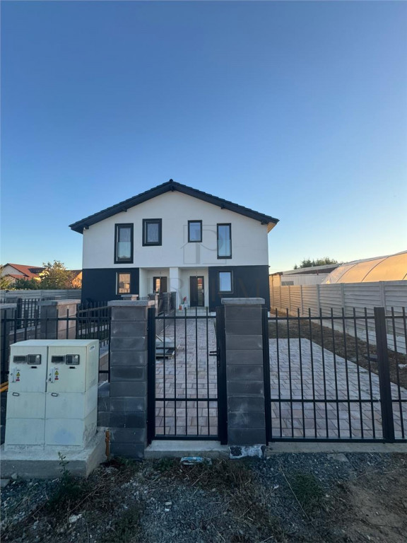 Duplex generos - zona foarte buna - 3 dormitoare