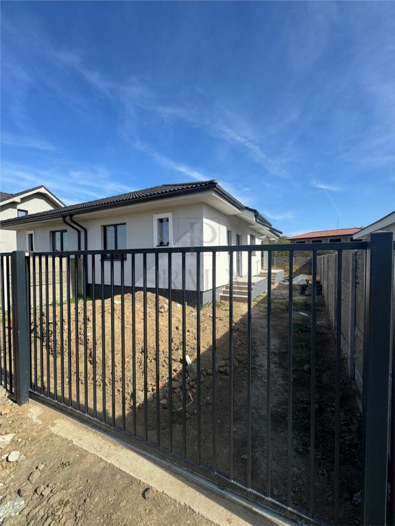 Duplex nou pe parter - Albina - zona foarte buna - posibilit