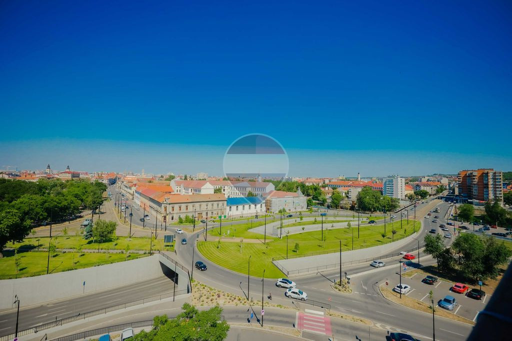 De vânzare apartament cu 3+1camere, priveliște frumoasă, Centrul Civic