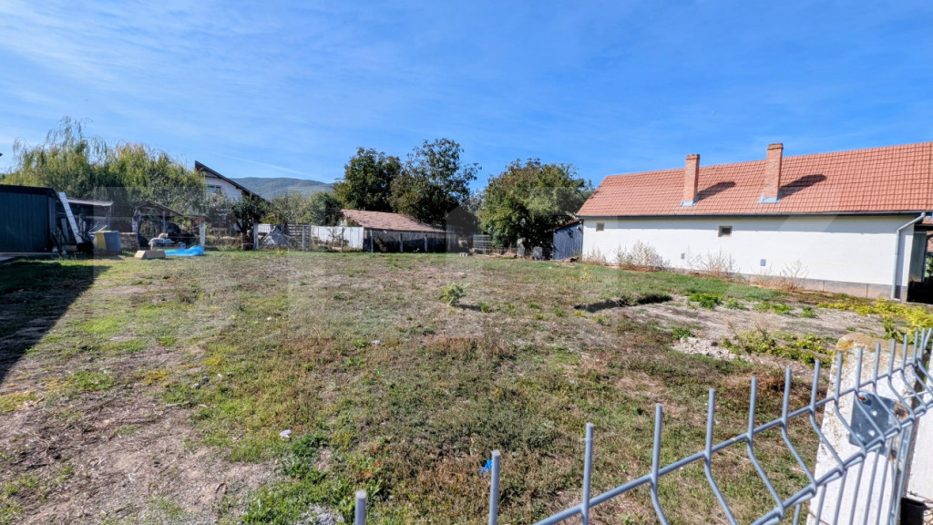 Teren intravilan, 439 mp, toate utilitatile, zona Micesti