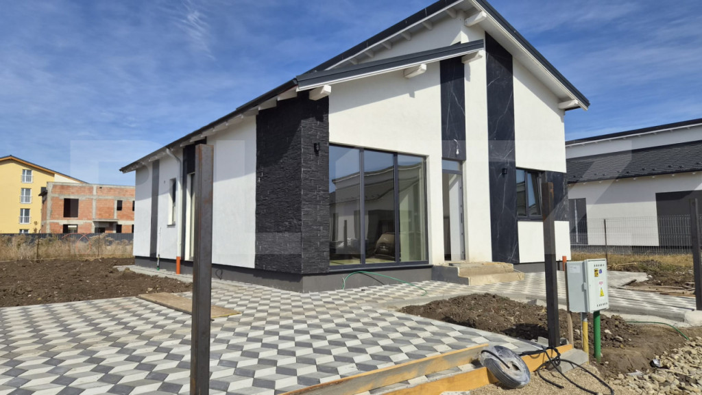 Casa cu toate utilitatiile, 4 camere, 2 bai, 470 m teren - I