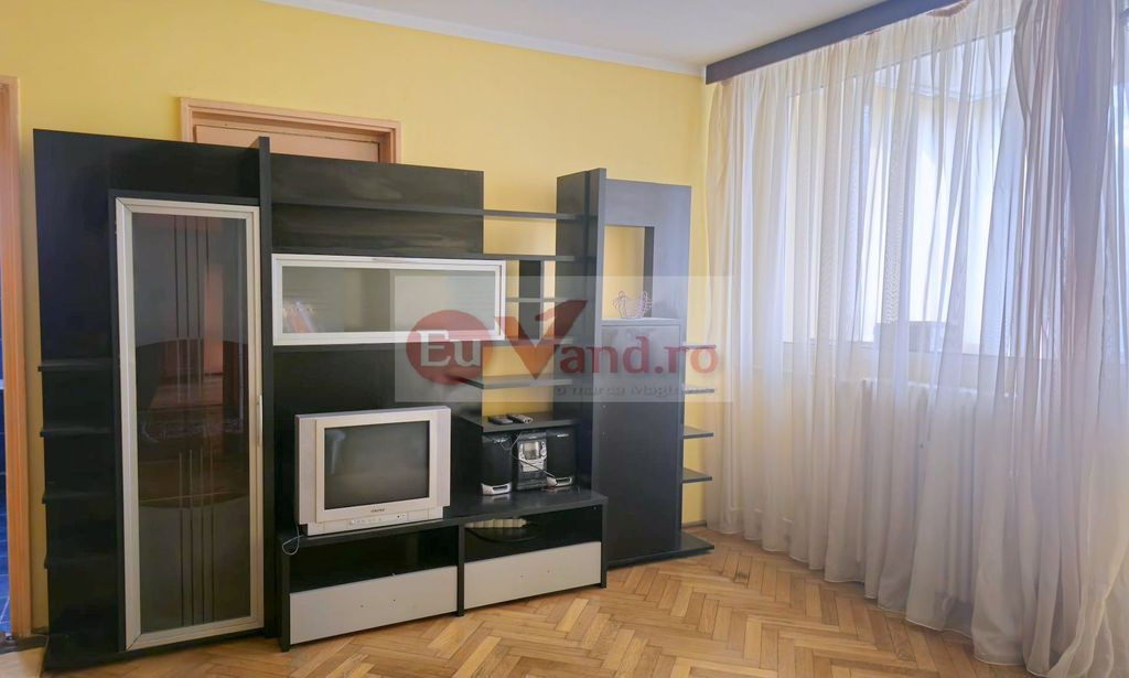 Apartament 3 camere de vanzare - Tiglina 1 - Strada Saturn - Etaj 2
