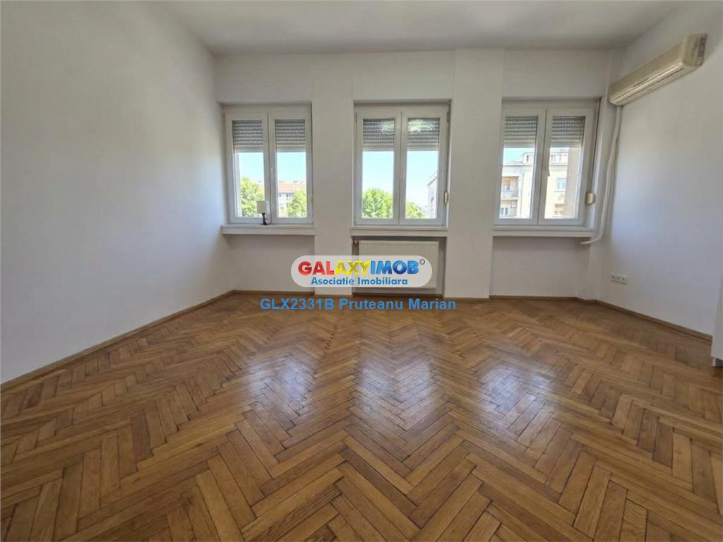 Garsoniera Premium situata langa metrou Piata Roamana