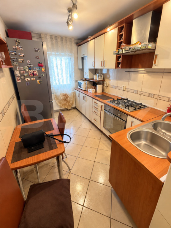 Apartament 3 camere, 64 mp, zona Strefan cel Mare