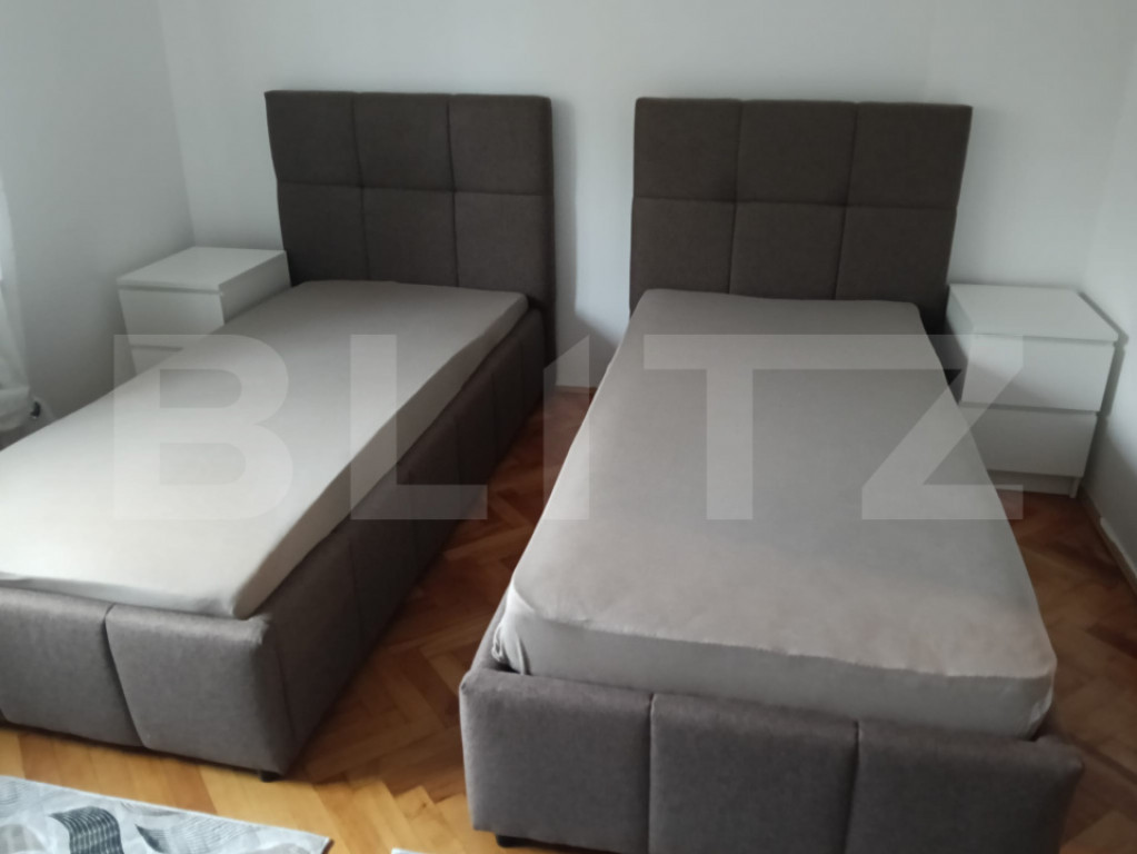 Casa de inchiriat, 7 camere, 350 mp, zona Racadau