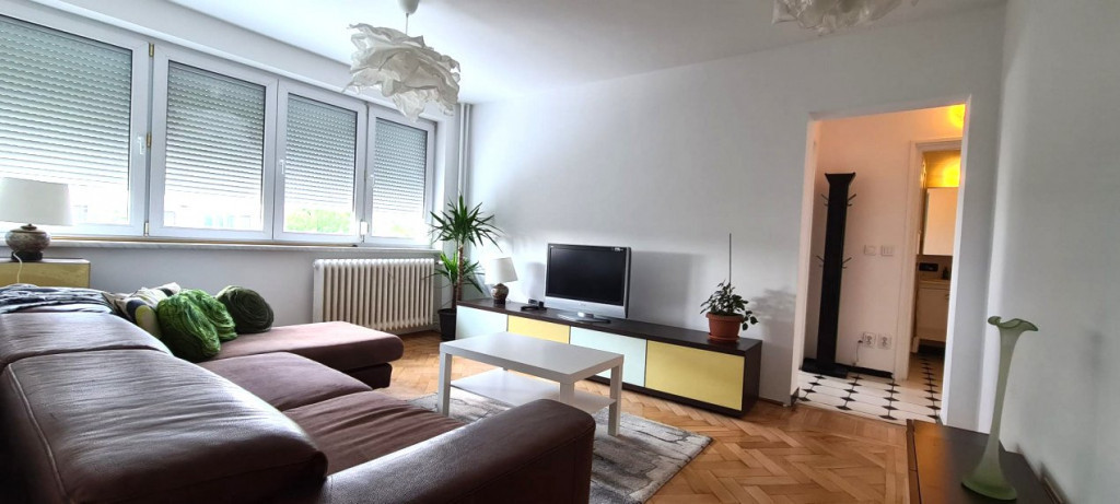 3 camere vis-a vis de Parcul IOR