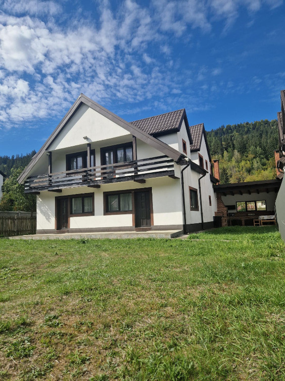Vand vila tip duplex in localiatea Ceahlau