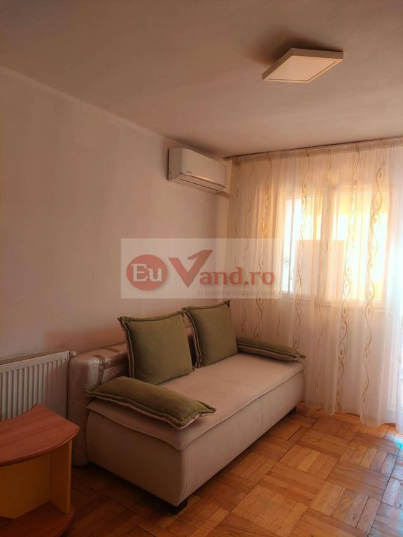 De inchiriatapartament o cameră Tiglina1, etaj 3, 300 euro