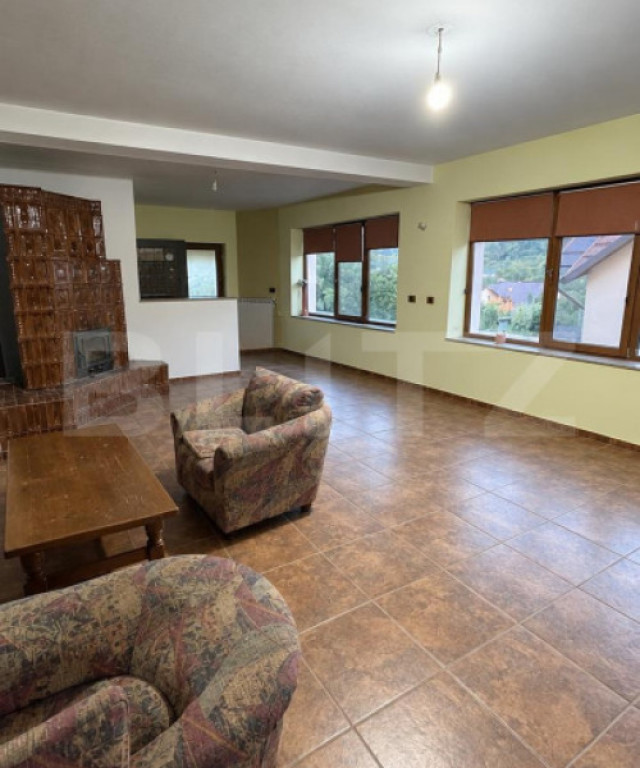 Vila de vanzare, 500 mp, teren 1000 mp, zona Stefanesti