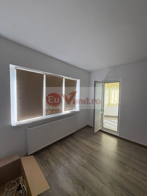 De inchiriat apartament cu 2 camere nemobilat, I. C. Frimu, etaj 3, 300 Eur