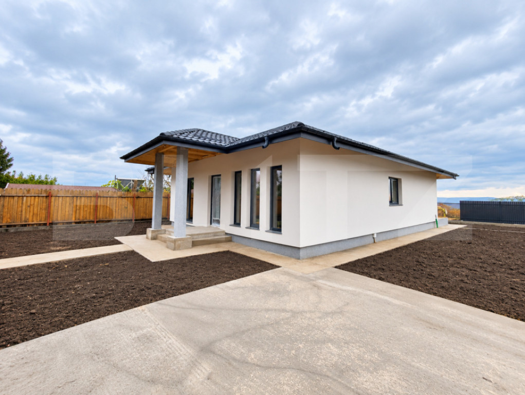Casa 4 camere, 96 mp, zona Barnova-Pietraria