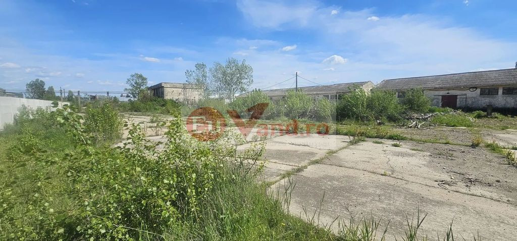 De vanzare - teren intravilan 2.077 mp - zona industriala - str. Macului