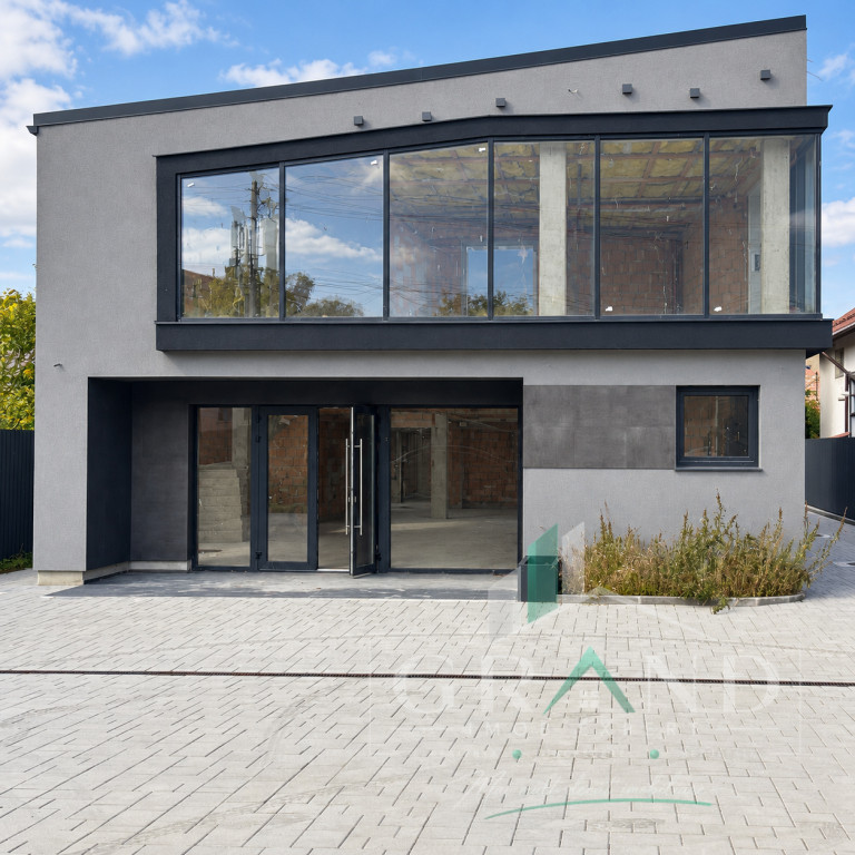 DE ÎNCHIRIAT–Spațiu Comercial/Birouri/Clinică–162 mp