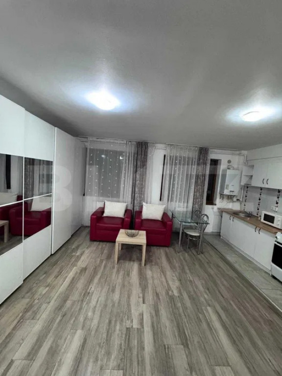 Garsoniera de inchriat, 35 mp, zona Sub Cetate