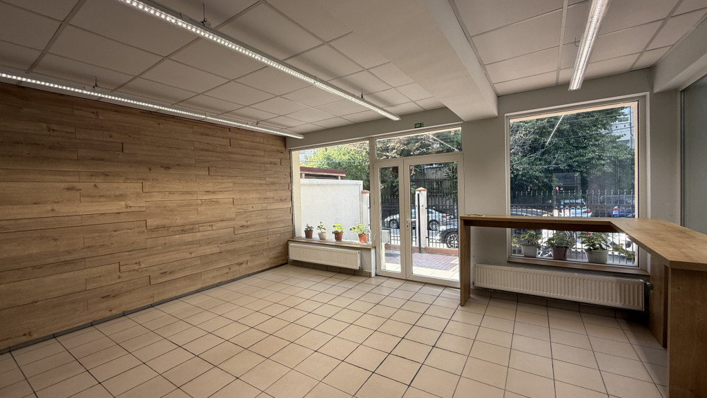 Spatiu comercial pretabil cafenea , cofetarie , langa DGSAPC
