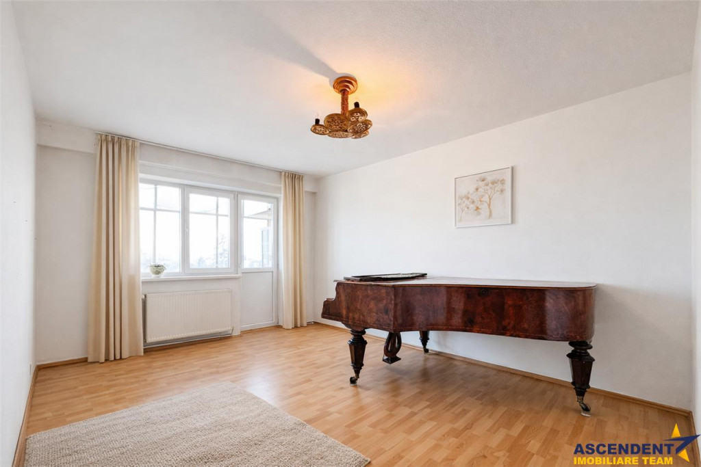 Film! Apartament cu 3 camere, decomandat, Ciucului, Sfantu G