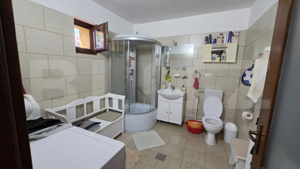 Casa 6 camere, 375 mp, Teren 2200 mp - Tatarasti