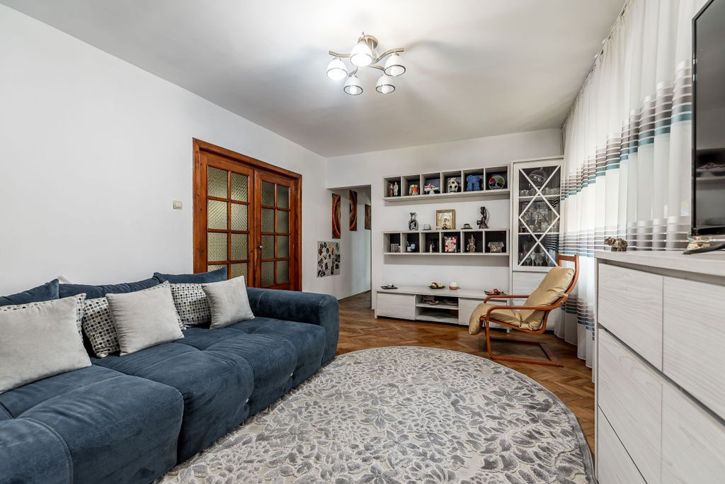 ???? 3 camere, 2 băi, parter – Aurel Vlaicu | 79.000 €