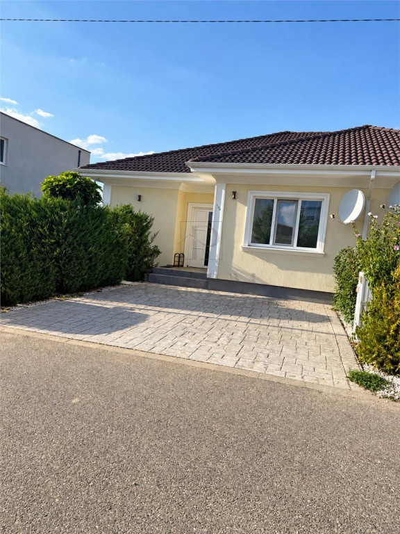 Duplex complet mobilat in Bucovat – 80 mp utili, teren 260 m