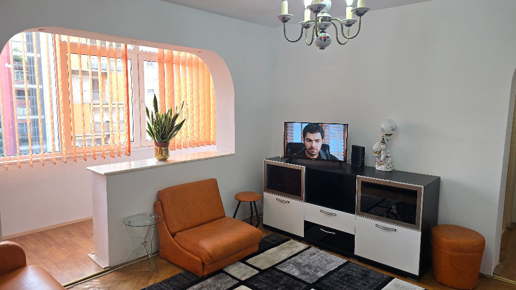 Inchiriez apartament 2 camere in Deva, zona Mihai Viteazu (Piata) et 3