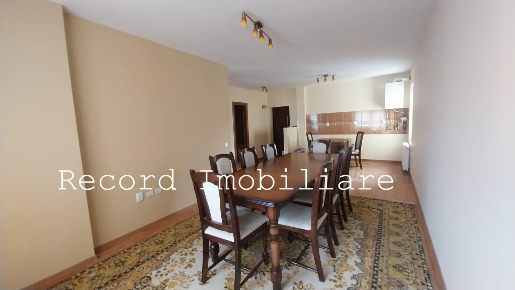Apartament 2 camere, etaj, 2,parcare privata,Str.Sesul de Sus,Floresti