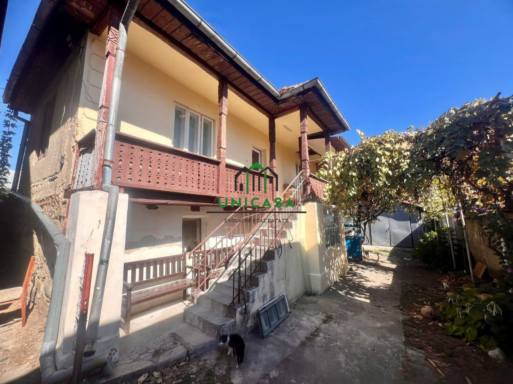 CASĂ DE VÂNZARE ÎN CĂLIMĂNEȘTI / JUDEȚUL VÂLCEA / 52.000 €