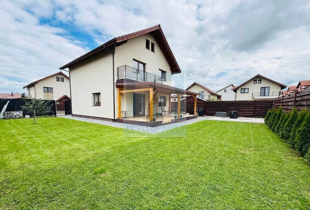Casă 4 camere de vânzare – Izvor Tărlungeni (5 km de Brașov)