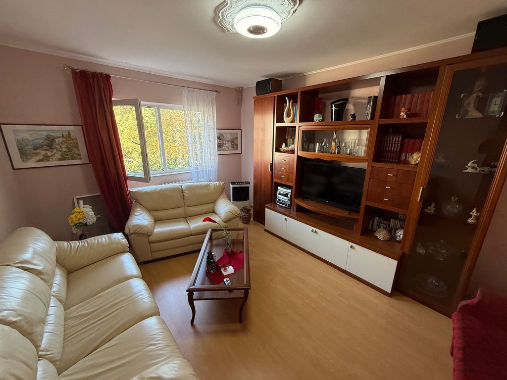 Apartament 3 camere zona Inel I