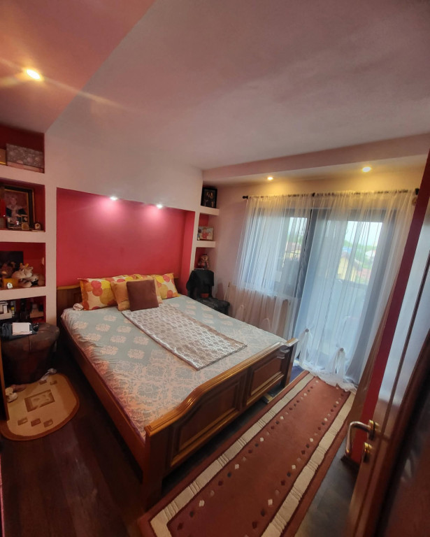Apartament 3 camere, etaj intermediar, Mioritei (Martiri), c