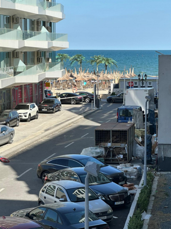 Apartament 3 camere situat in zona Mamaia Nord, la 2 pasi de