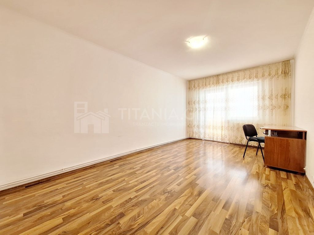 Apartament 3 camere, etaj intermediar, comision 0