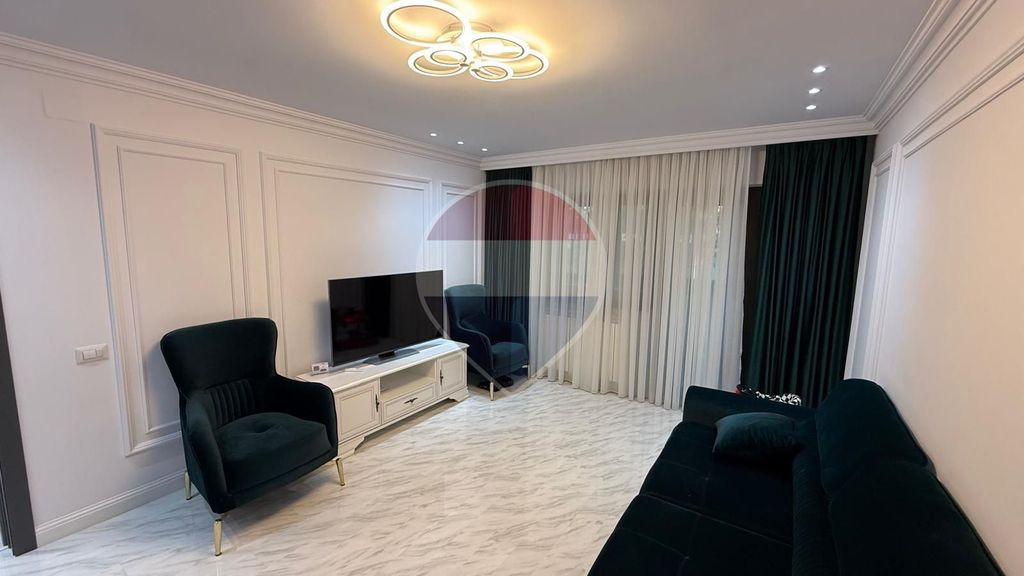 Apartament 4 camere de închiriat zonă centrală