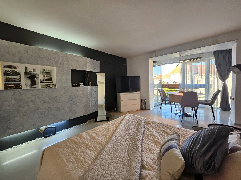 Studio de lux, central, parcare, 350 EURO