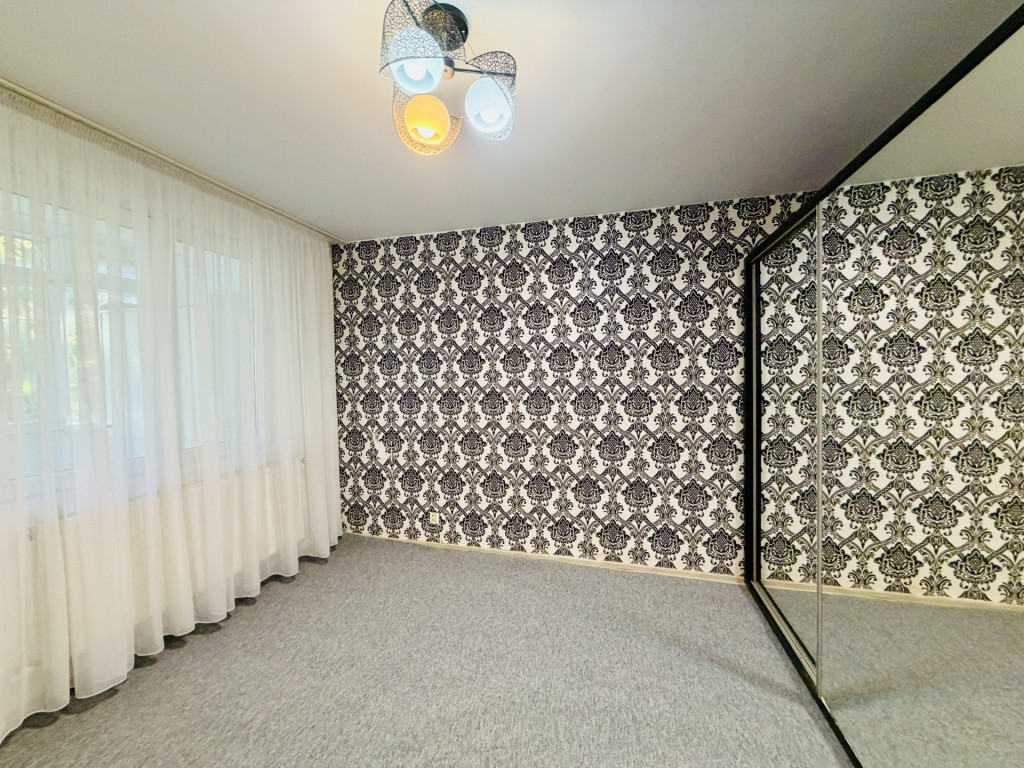 Apartament 3 camere decomandat etaj 1 din 4 Drumul Taberei