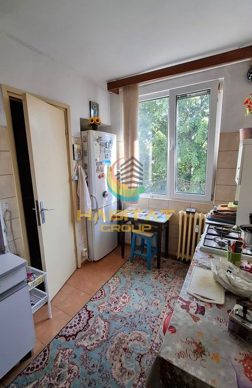 Apartament 4 camere decomandat Resita - Scoala 129