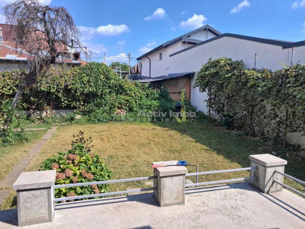Casa 2 camere, teren 303 mp, Campina