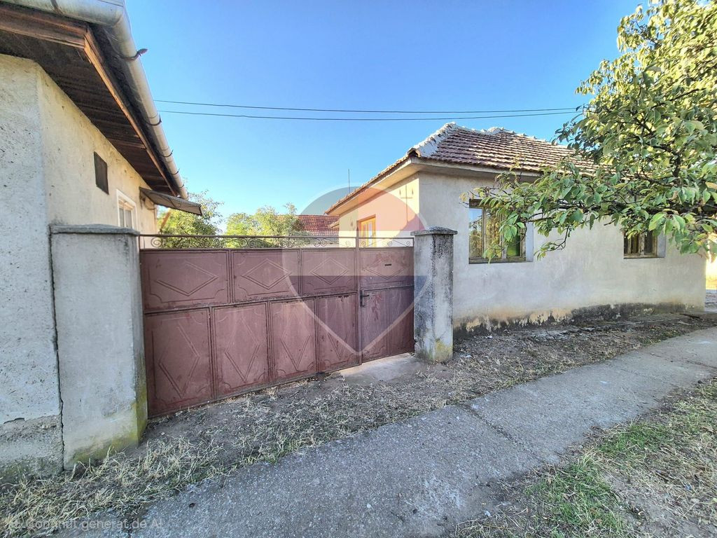 Proprietate cu teren 1.359 mp, poziție pe colț și utilități la strada