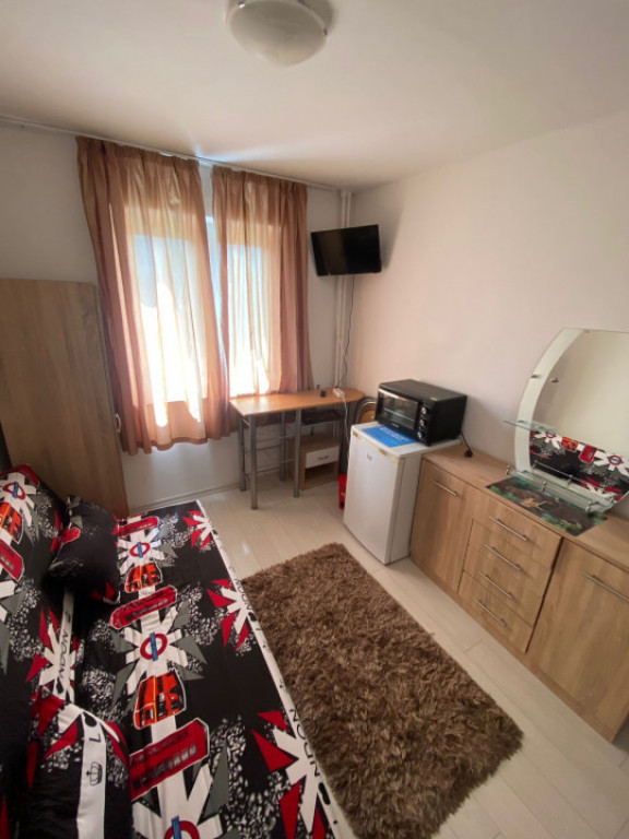 Garsonieră, de închiriat, termen lung, situată în zona I
