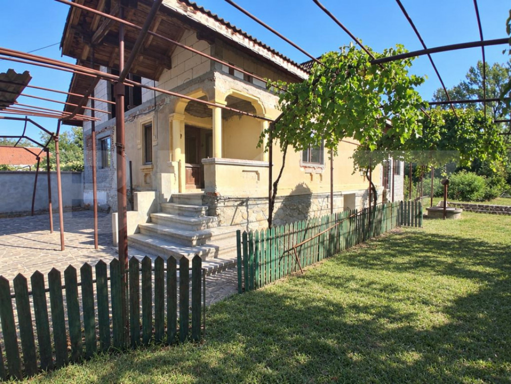 Casa 4 camere, 150 mp, teren 1470 mp, zona Ursati